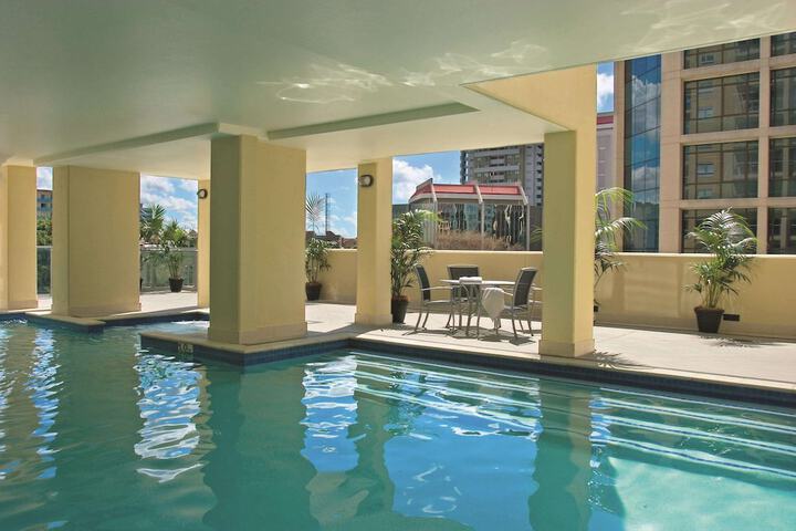 Pool Hotel