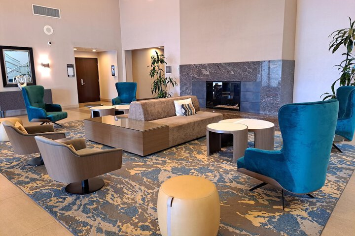 Entrance & Lobby
