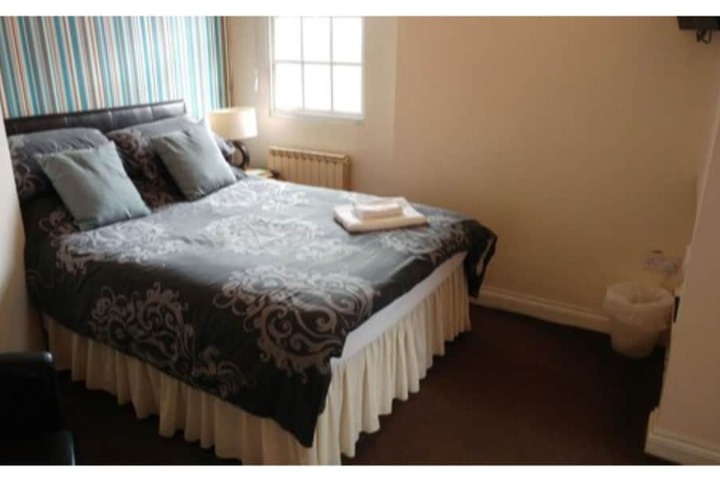 Room 6 of 24
