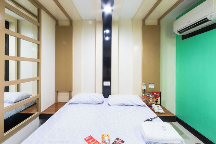 Room 15 of 30