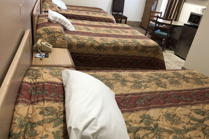 Superior Queen Bed (3 of 14)