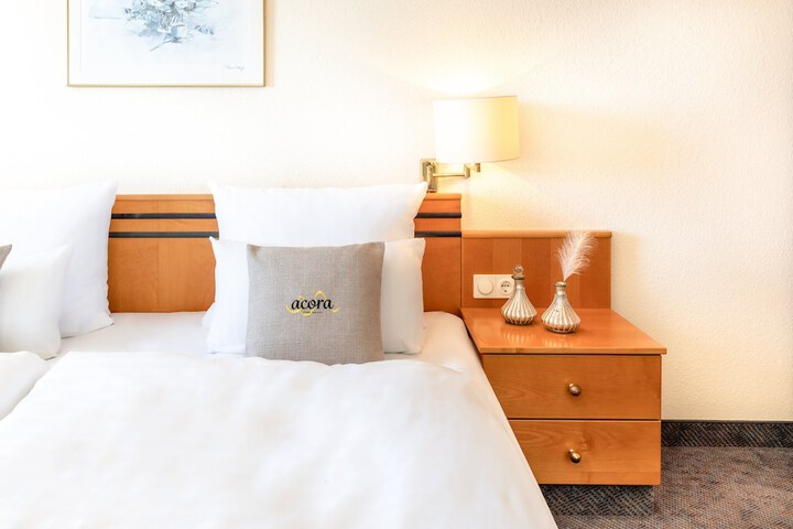 Room 27 of 60