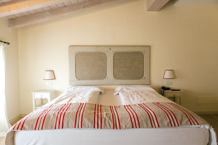 Room 9 of 75