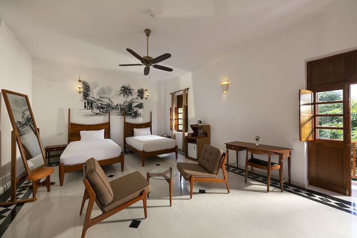 Room 10 of 26