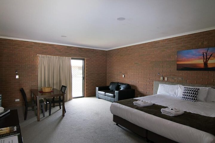 Room 23 of 61