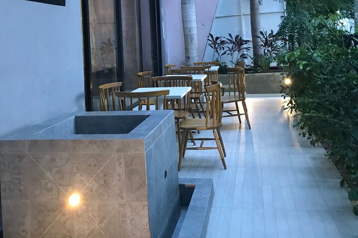 Terrace/Patio 6 of 17