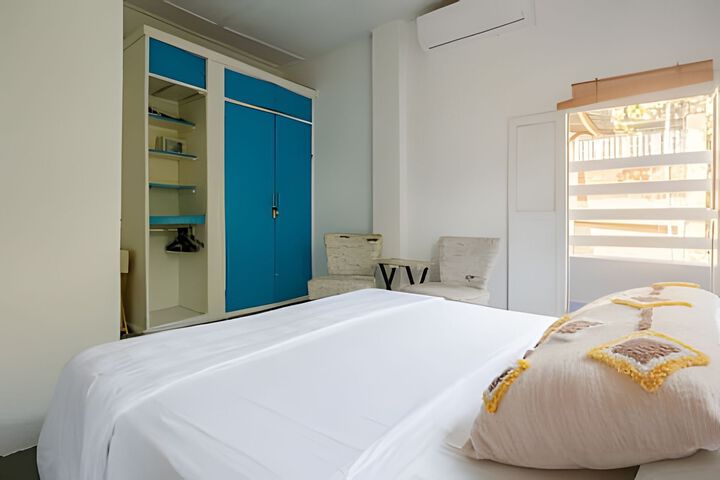 Room 28 of 32