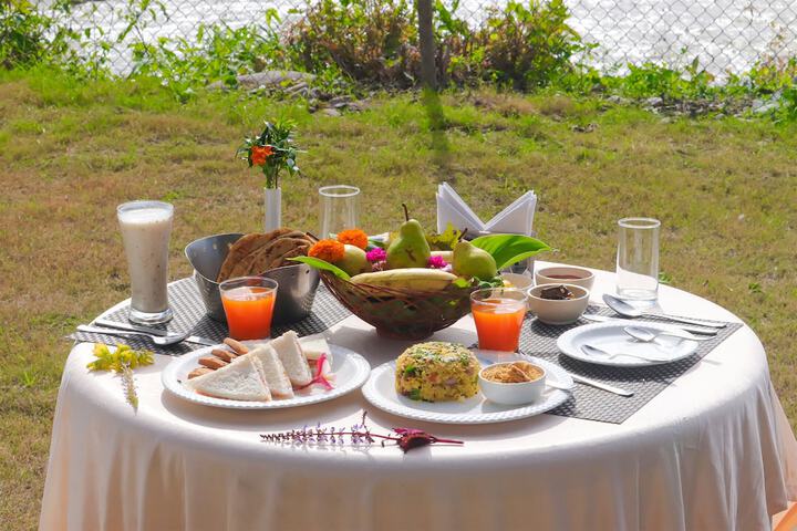Breakfast/Coffee Service 44 of 79
