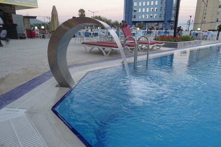 Pool 22 of 32
