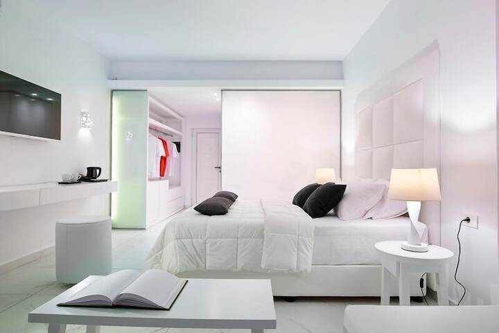 Room 35 of 165