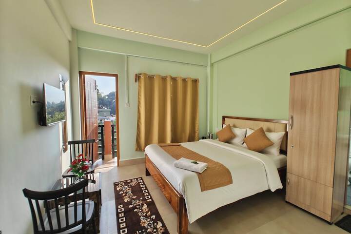 Room 3 of 12
