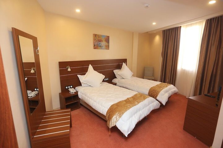 Room 4 of 22