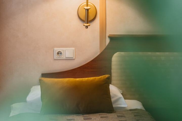 Room 46 of 122