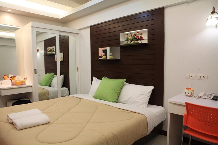 Room 17 of 30