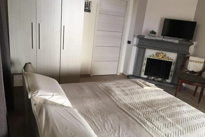 Room 2 of 14