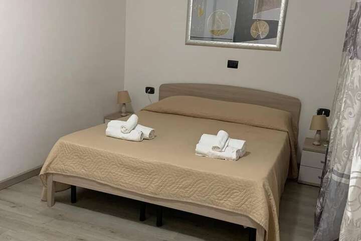 Room 14 of 37