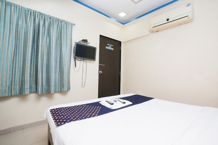 Room 14 of 38