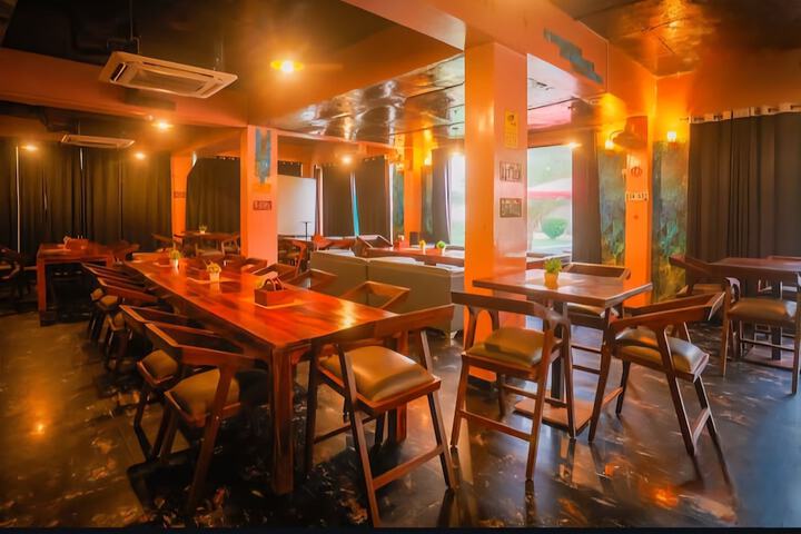 Dining 152 of 181