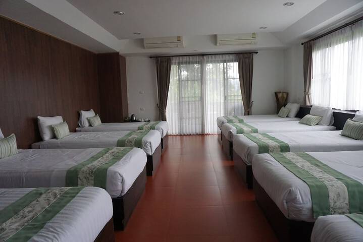 Room 4 of 89