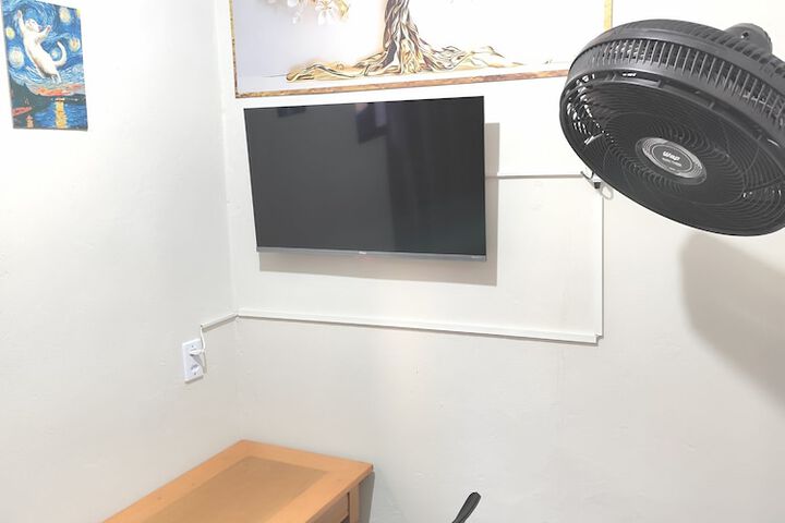 Room 10 of 46