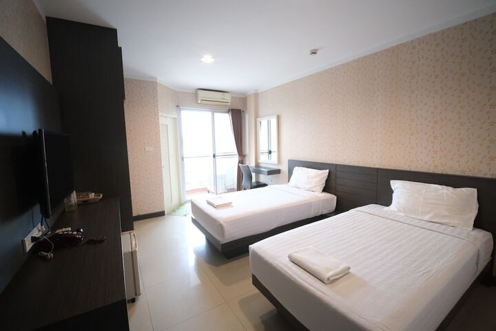 Room 9 of 40