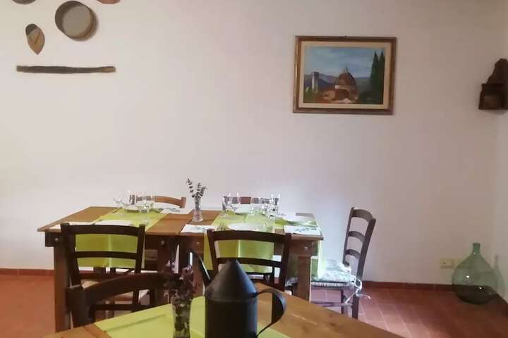 Dining 59 of 77