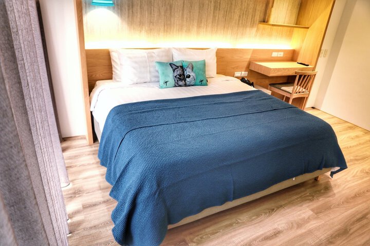 Room 18 of 53