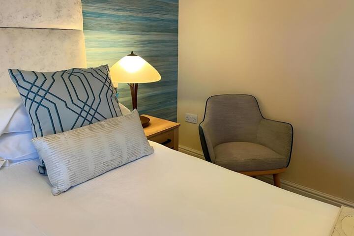 Room 43 of 146