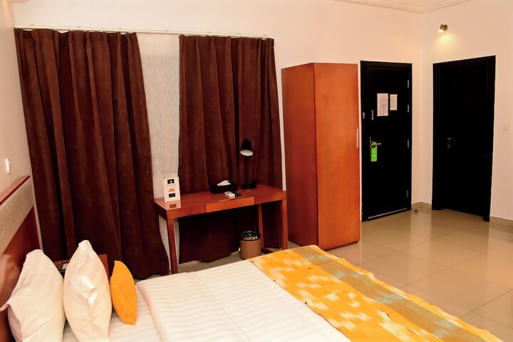 Room 29 of 74