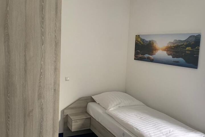 Room 2 of 44