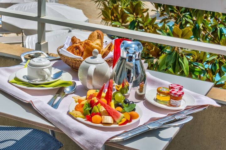 Breakfast/Coffee Service 78 of 111