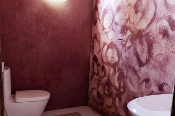 Room 21 of 27