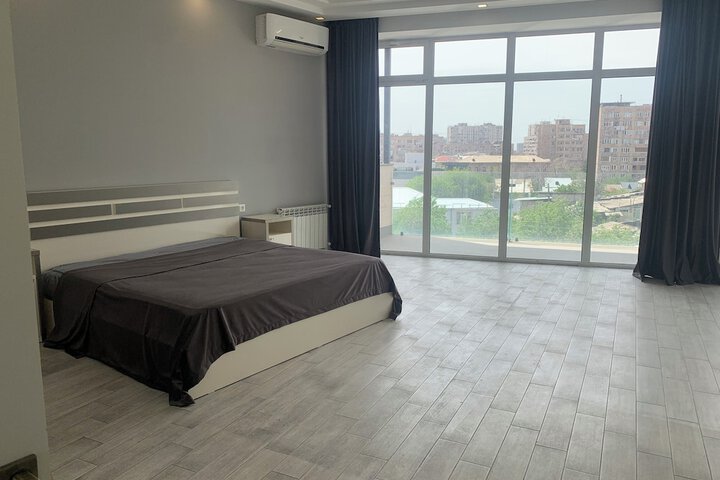 Room 5 of 17