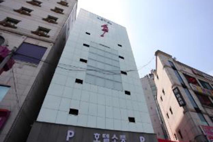 Hotel 2 of 5