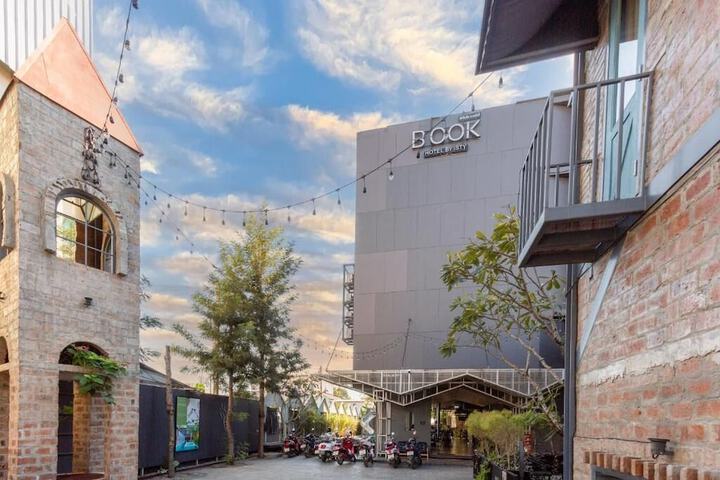 Hotel 66 of 71