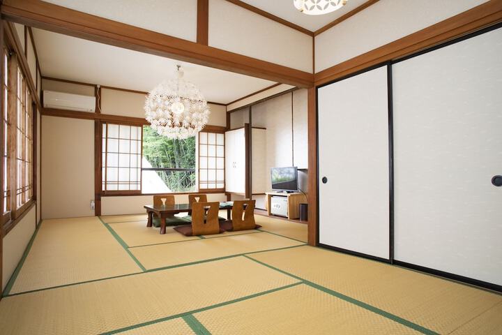Room 11 of 51