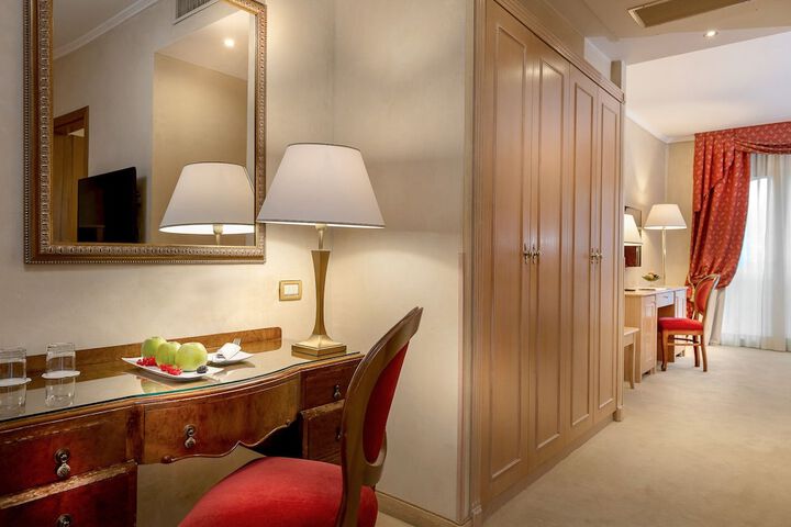 Room 42 of 117