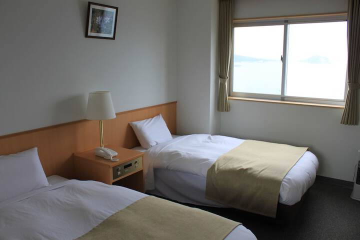 Room 6 of 46