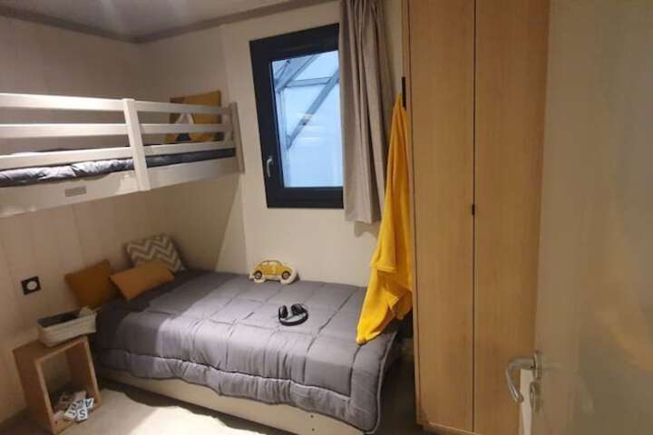 Room 27 of 117