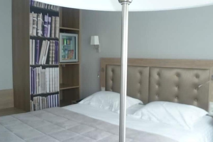 Room 12 of 31