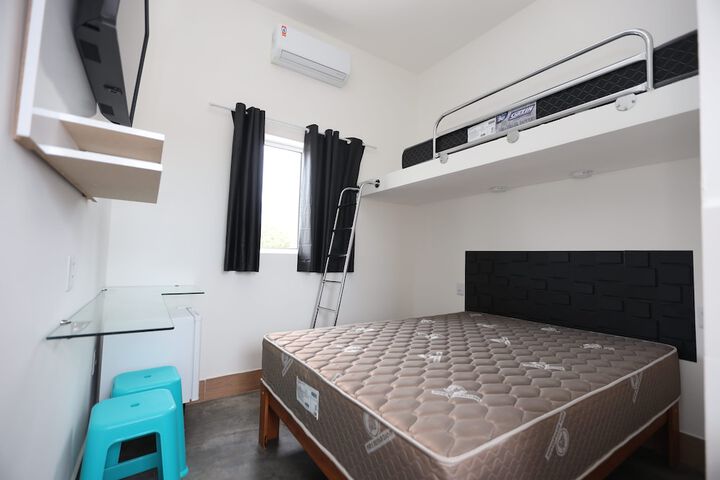 Room 3 of 10
