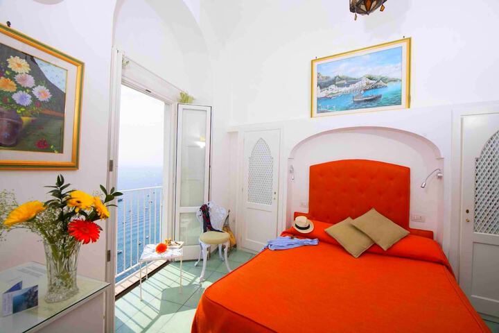 Room 3 of 21
