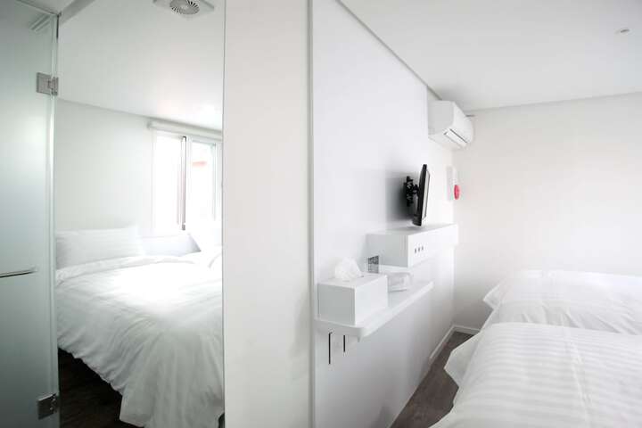 Room 20 of 44