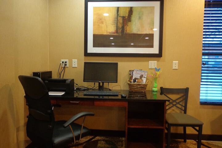Business Center 33 of 41