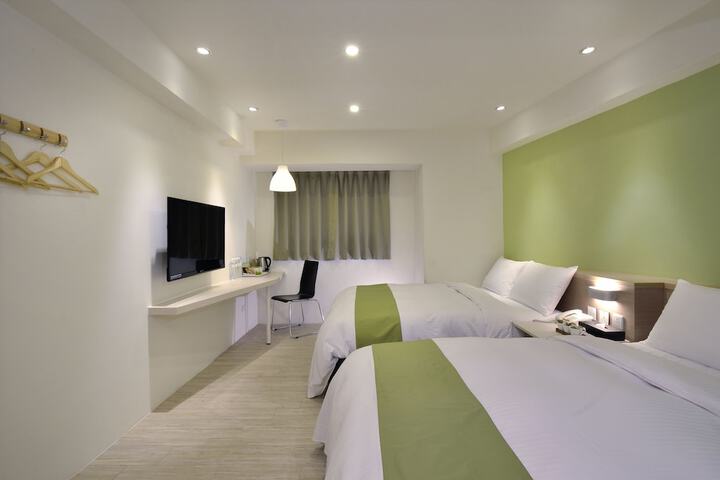 Room 8 of 62