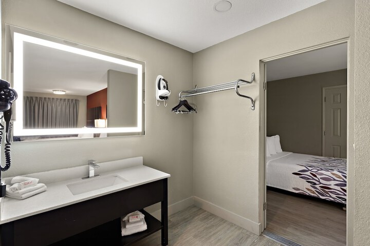 Superior 2 Queen Beds (7 of 20)