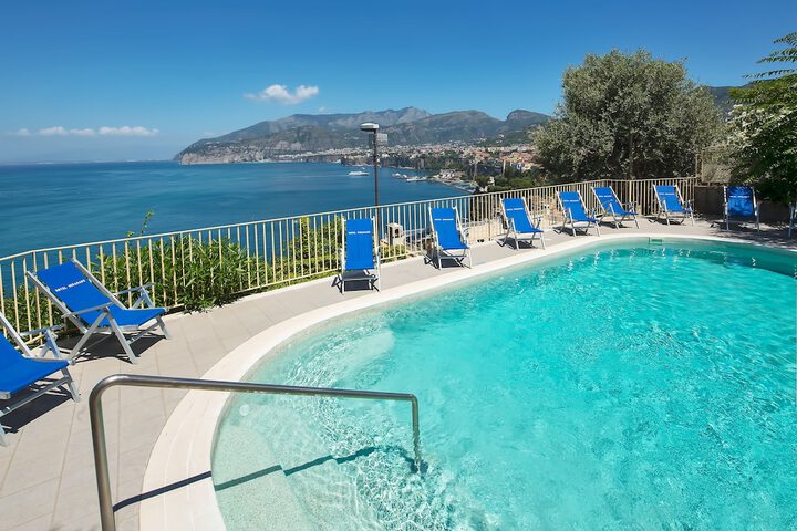 Pool 42 of 81