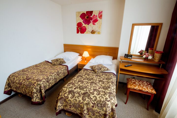Room 12 of 49