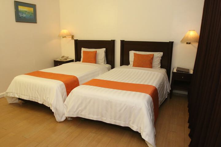 Room 30 of 77