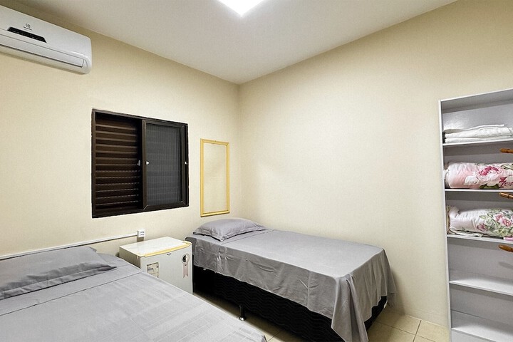Room 7 of 49